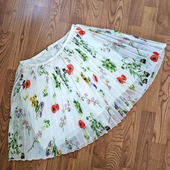 BB Dakota Pleated Floral Mini Skirt, 6, Wildflower Print - Picture 1 of 8